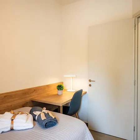 Erato - Newly Renovated With Parking
