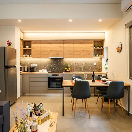 Erato - Newly Renovated With Parking חאניה